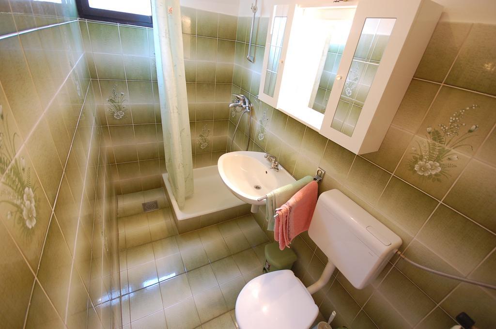 Apartments Dida By El-Pi Tours نجيفيش الغرفة الصورة